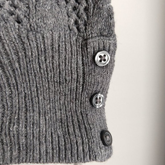 Cable Knit Sweater with 3/4 sleeves - Picture 4 of 6